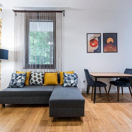 Vertigo Modern Studio-Free Private Parking-Fast Wi-Fi Нови-Сад Экстерьер фото