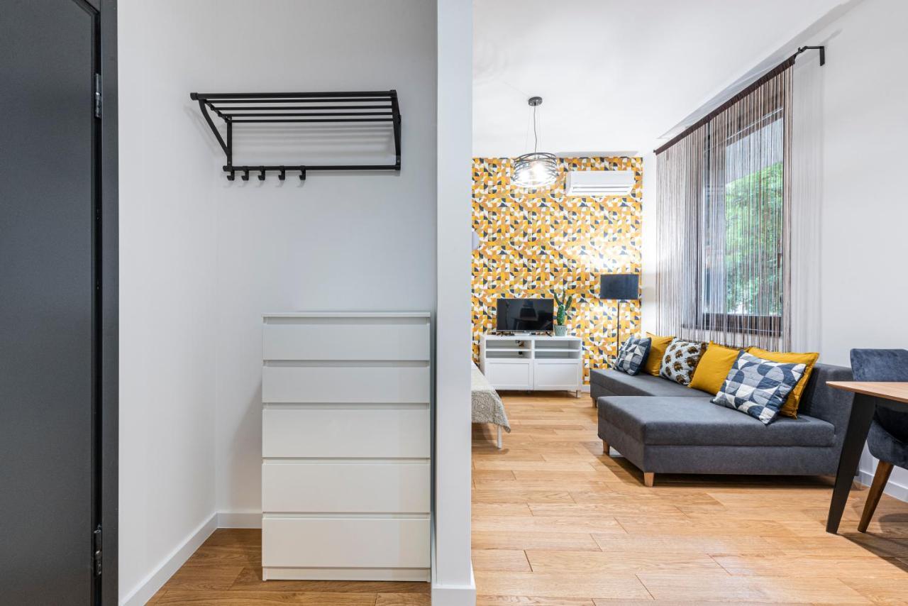 Vertigo Modern Studio-Free Private Parking-Fast Wi-Fi Нови-Сад Экстерьер фото