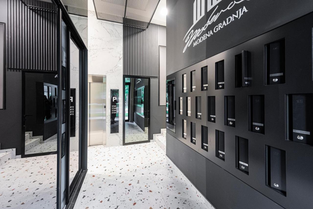 Vertigo Modern Studio-Free Private Parking-Fast Wi-Fi Нови-Сад Экстерьер фото