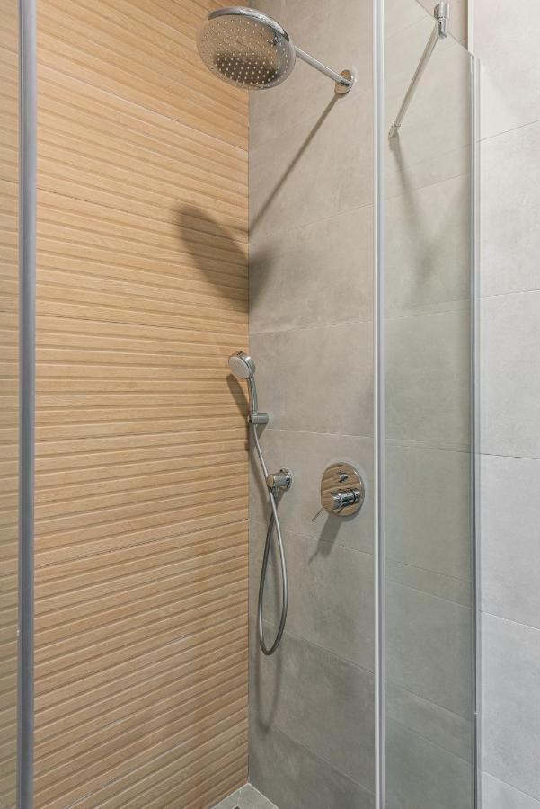 Vertigo Modern Studio-Free Private Parking-Fast Wi-Fi Нови-Сад Экстерьер фото